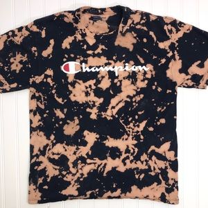 CHAMPION SPELL-OUT LOGO ACID WASH TSHIRT MEDIUM